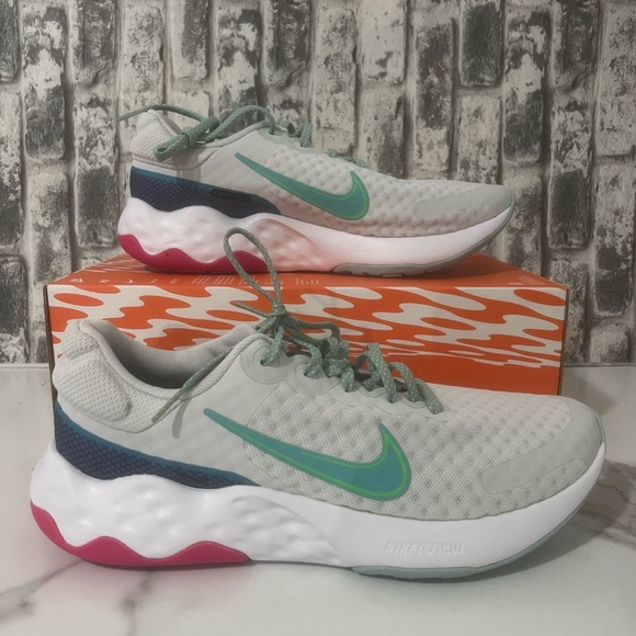 Nike Renew Ride 3 DC8184-006 Women Size 10 (Men 8.5) - Picture 1 of 6